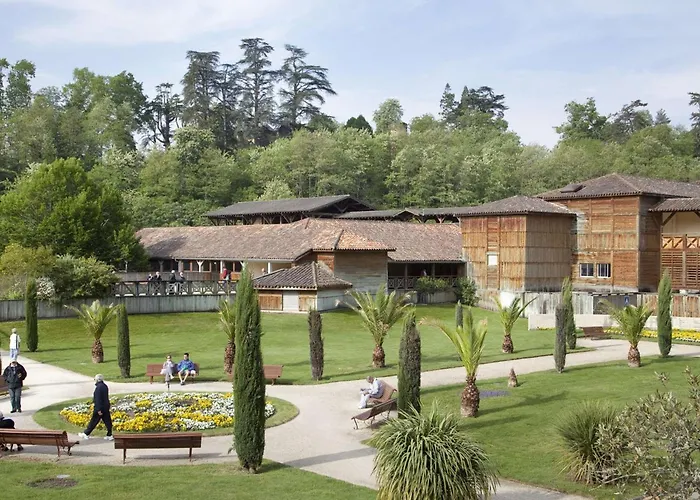 T2 Lumineux Avec Balcon, Wifi, Parking, Animaux Ok - Fr-1-841-62 *